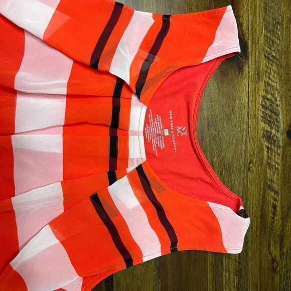 New York and Company Striped, Sleeveless Blouse, Size XS - Picture 3 of 3